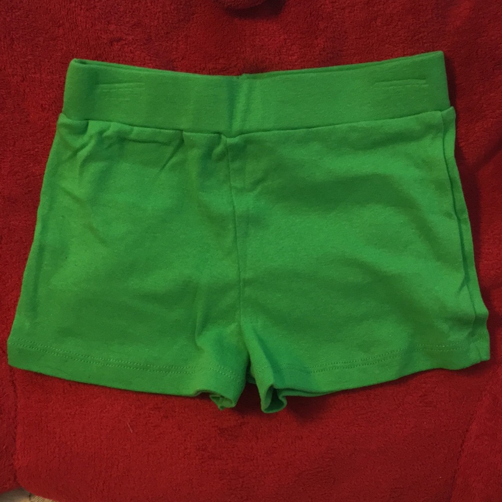 NWT! KnitWorks bright green shorts, size 5/medium.